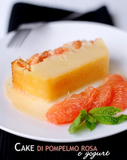 Cake di pompelmo rosa e yogurt