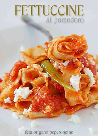 Fettuccine al sugo di pomdoro e feta