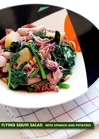 Flying squid salad with spinach and potatoes
