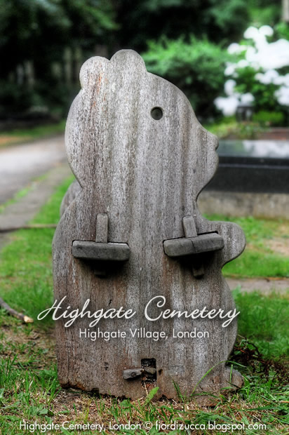 Highgate Cemetery, Highgate, London