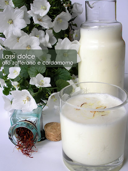 Lassi dolce allo zafferano e al cardamomo