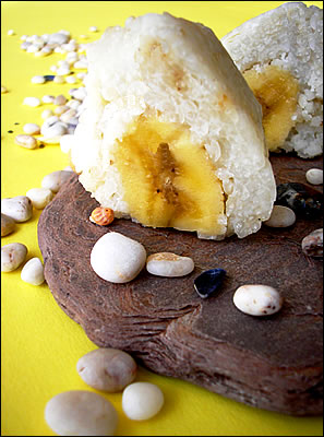 Arancini dolci di riso al cocco e banana - Khao Tom Mad