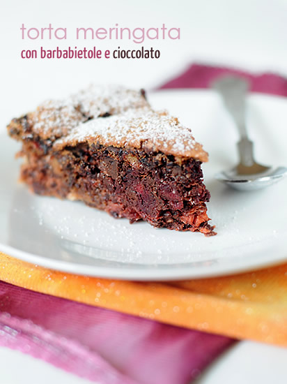 Torta meringata di barbabietole e cioccolato