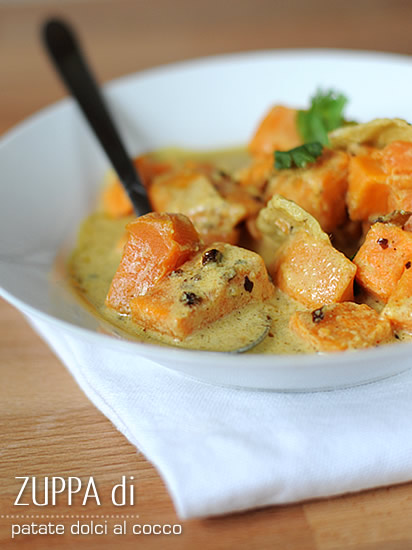 Zuppa speziata di patate dolci al cocco